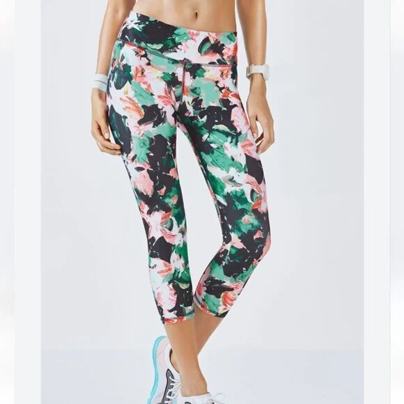 Fabletics Pants - Fabletics Floral Mid Rise Capri Leggings